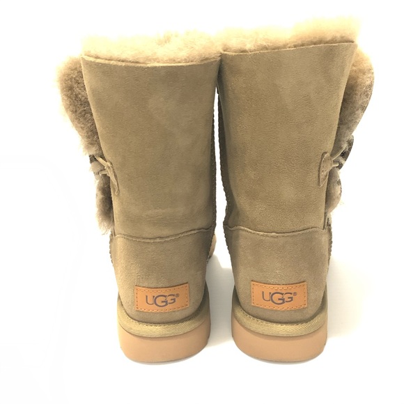 ❌SOLD❌UGG Women's Bailey Button II Boots Antelope - Picture 4 of 8